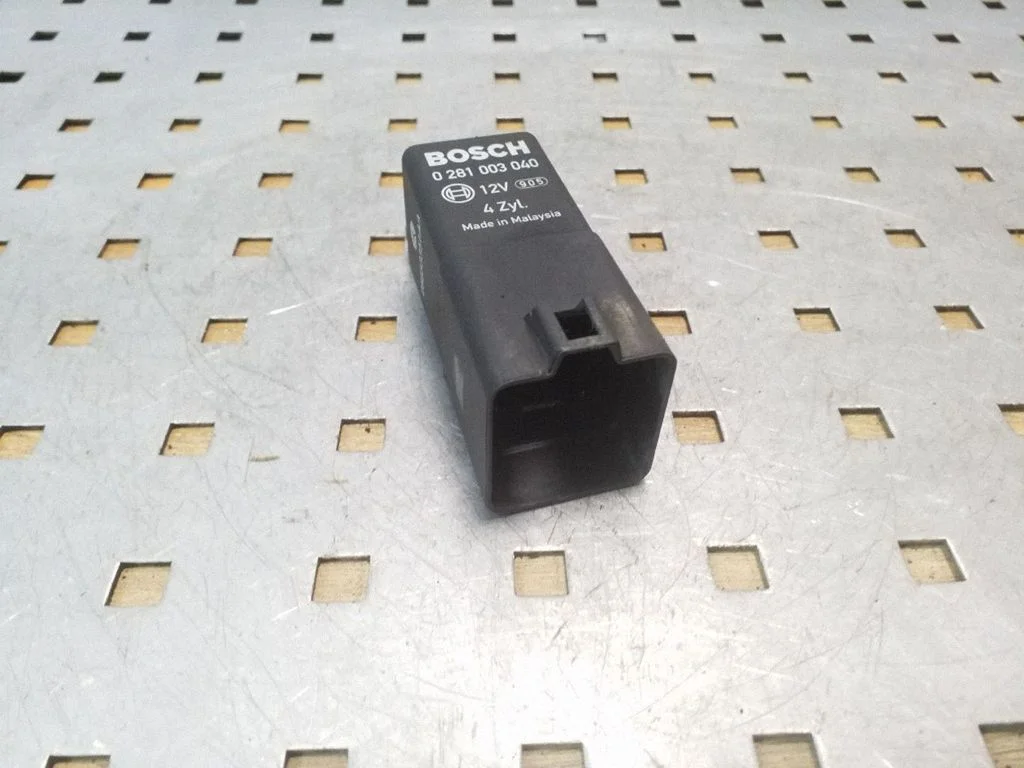 Glow plug pre-heat relay 05033351AA