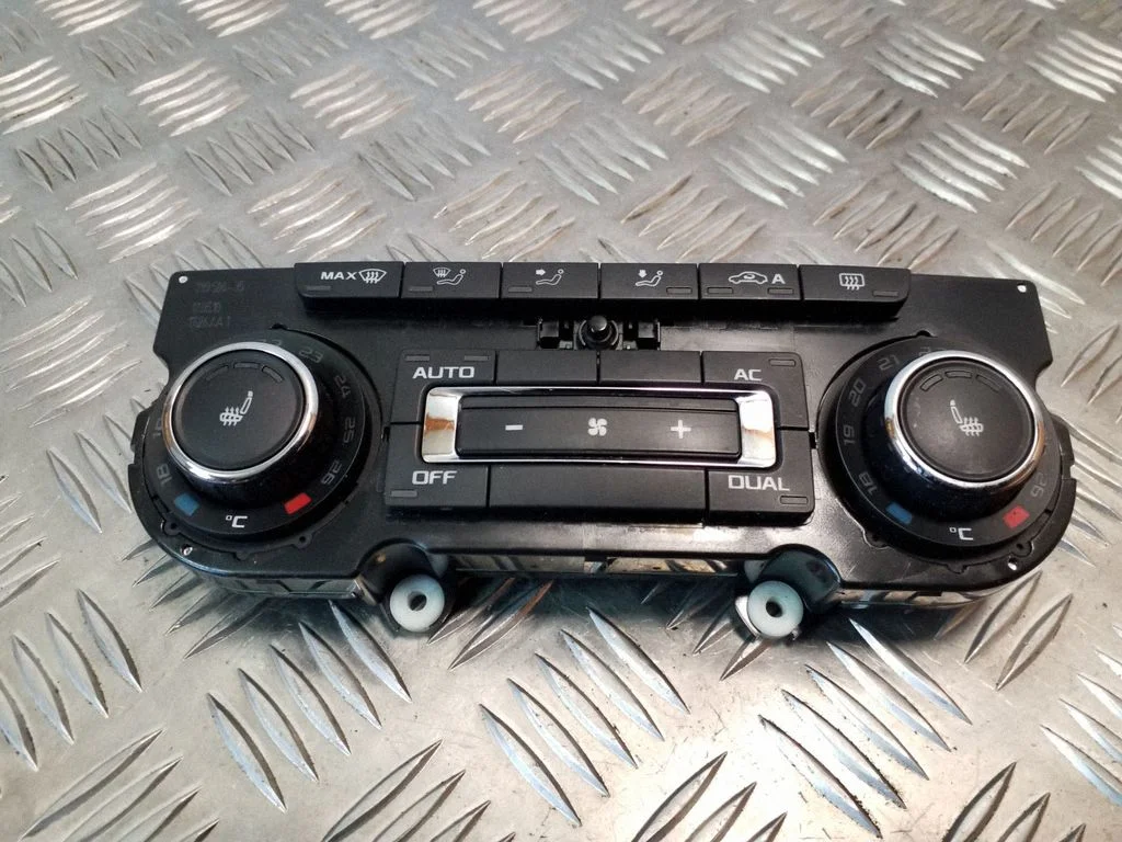Kliimaseadme/kütte juhtplokk (salongis) – Skoda Yeti (5L) (2009-2017)