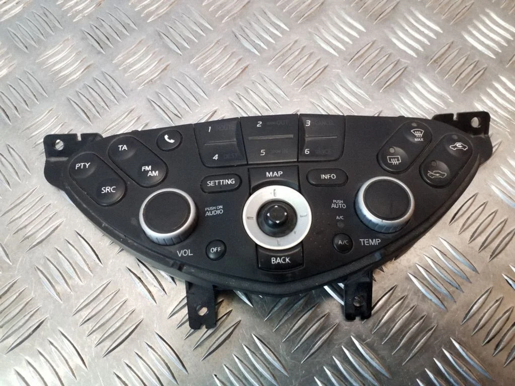 Climate control unit – Nissan Primera (2002-2007)