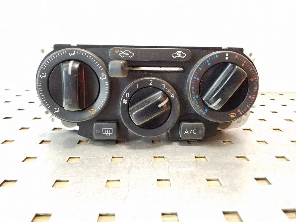 Kliimaseadme/kütte juhtplokk (salongis) N103009C – Nissan Note (E11) (2006-2014)