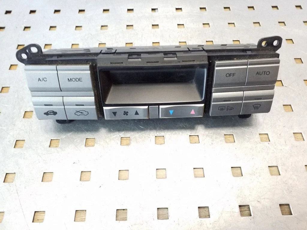Climate control unit – Honda FR-V (2004-2009)