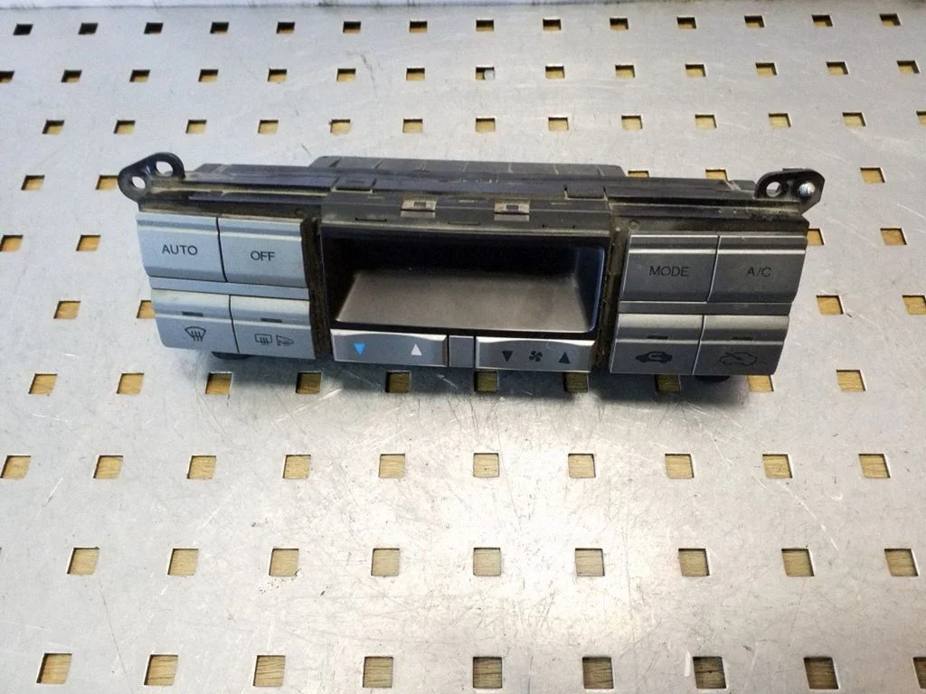 Gaisa kondicioniera/klimata/sildītāja vadības bloks (salonā) – Honda FR-V (2004-2009)