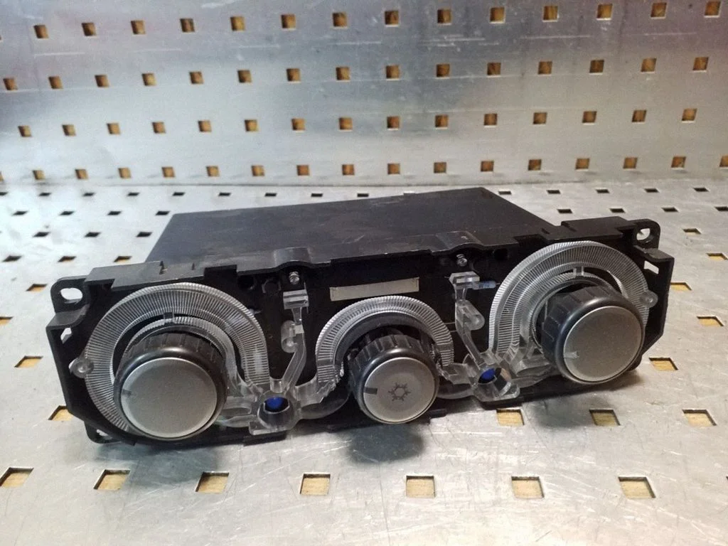 Climate control unit – Mitsubishi Grandis (2003-2011)