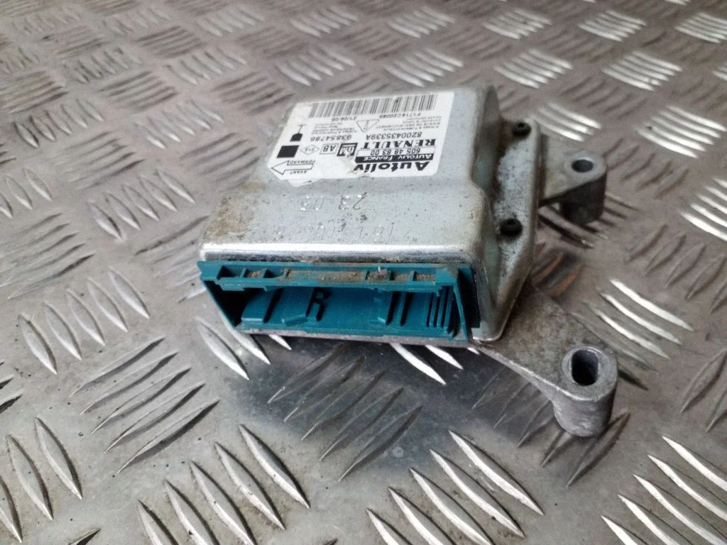 Drošības spilvenu vadības bloks 8200435339A