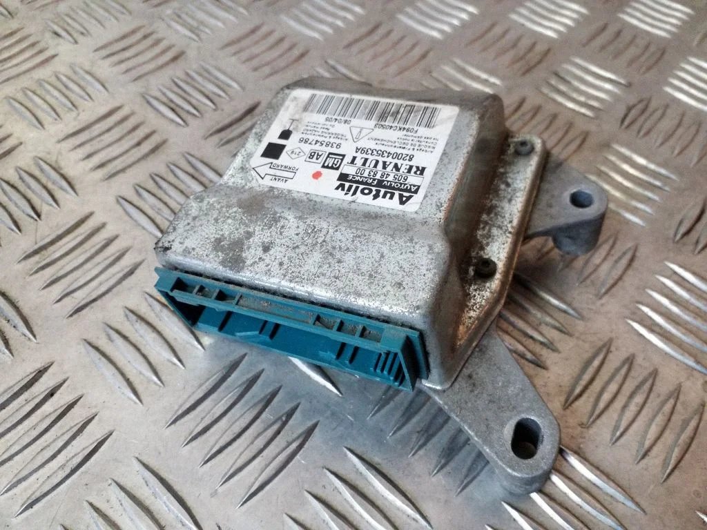 Drošības spilvenu vadības bloks 8200435339A