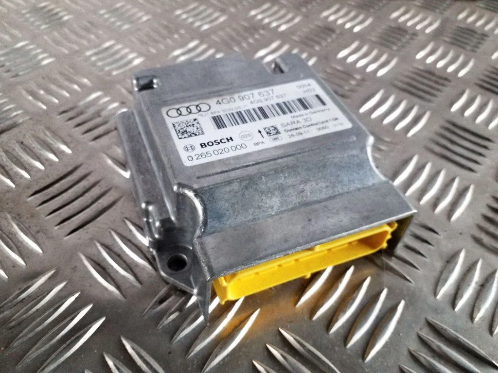 Drošības spilvenu vadības bloks 4G0907637