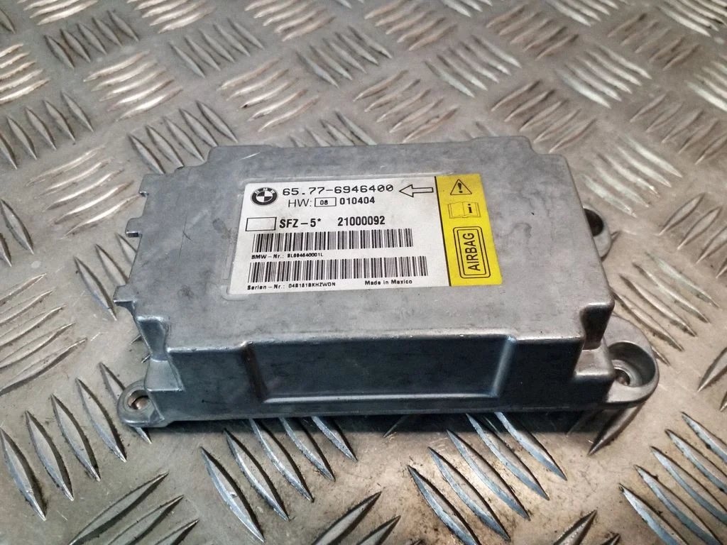 Drošības spilvenu vadības bloks – BMW 5. sērija E60 E61 (2004-2010)