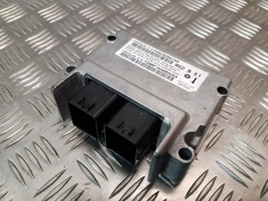 Drošības spilvenu vadības bloks P68290967AB