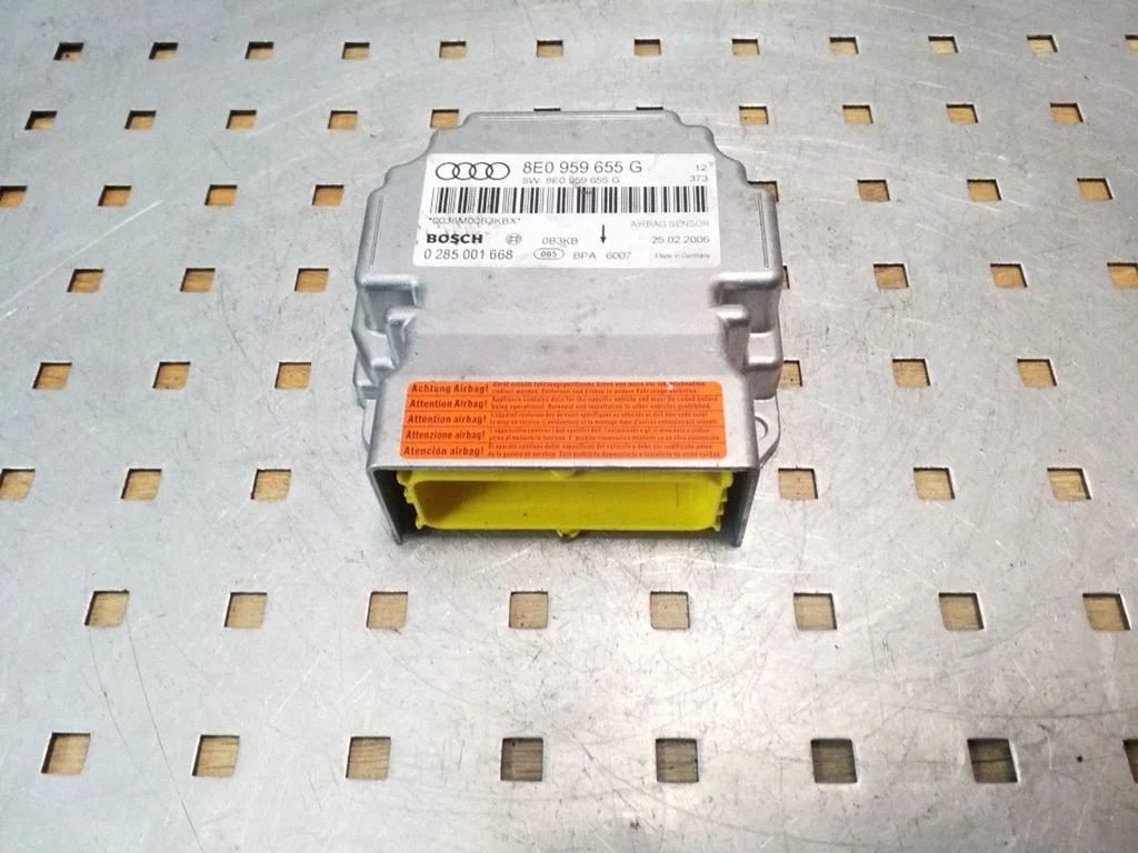 Drošības spilvenu vadības bloks 8E0959655G