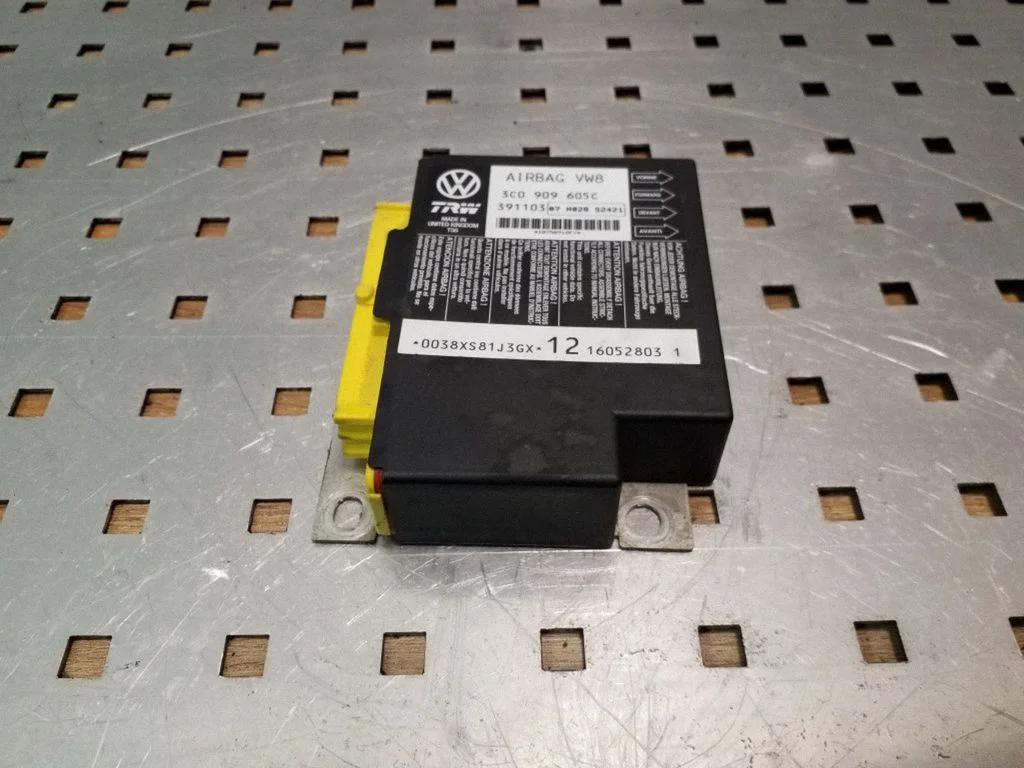 Airbag control unit/module – Volkswagen Passat B6 (2005-2010)