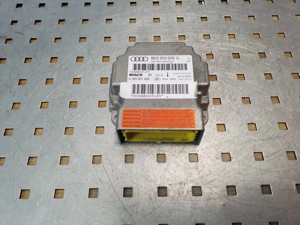 Drošības spilvenu vadības bloks 8E0959655G