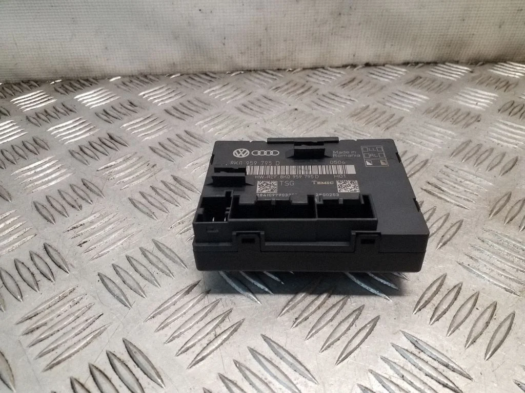 Door control unit/module – Audi Q5 SQ5 8R (2008-2017)