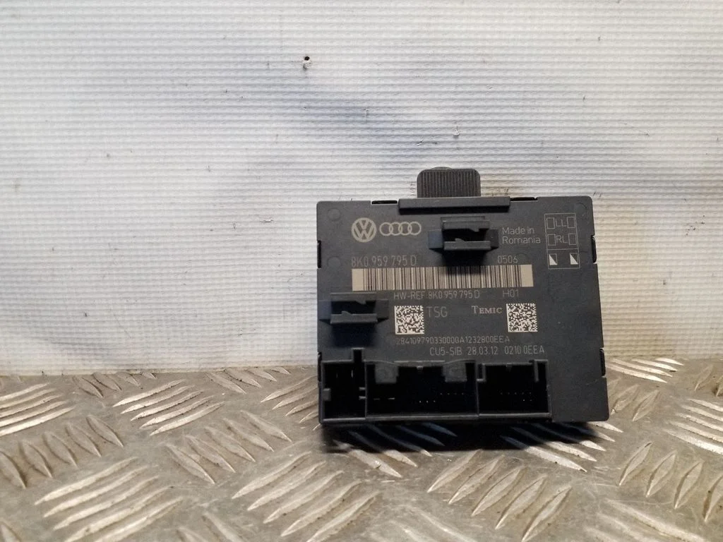 Door control unit/module – Audi Q5 SQ5 8R (2008-2017)