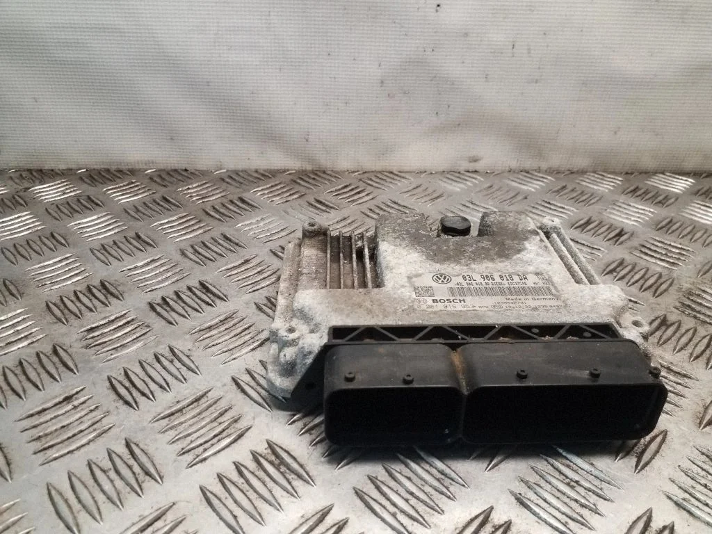 Dzinēja vadības bloks 03L906018DA