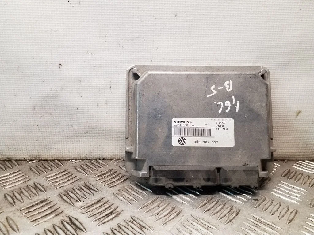 Dzinēja vadības bloks 3B0907557