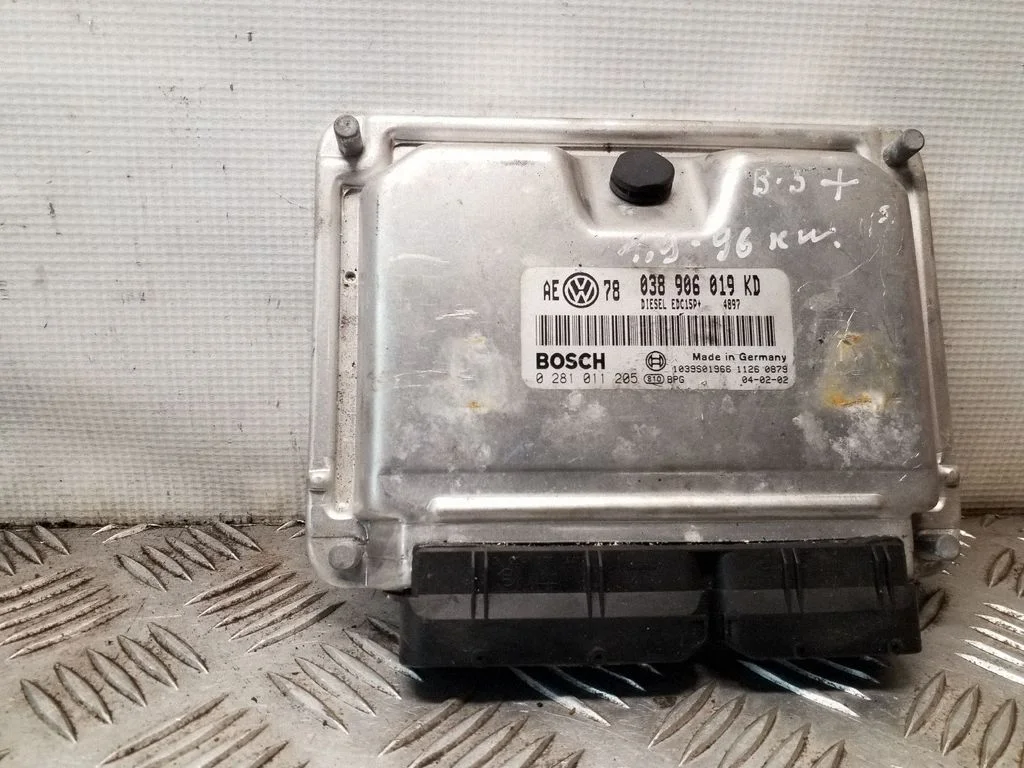 Dzinēja vadības bloks – Volkswagen Passat B5.5 (2001-2005)