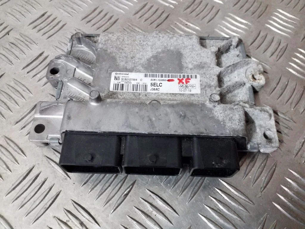 Dzinēja vadības bloks AV6112A650XF