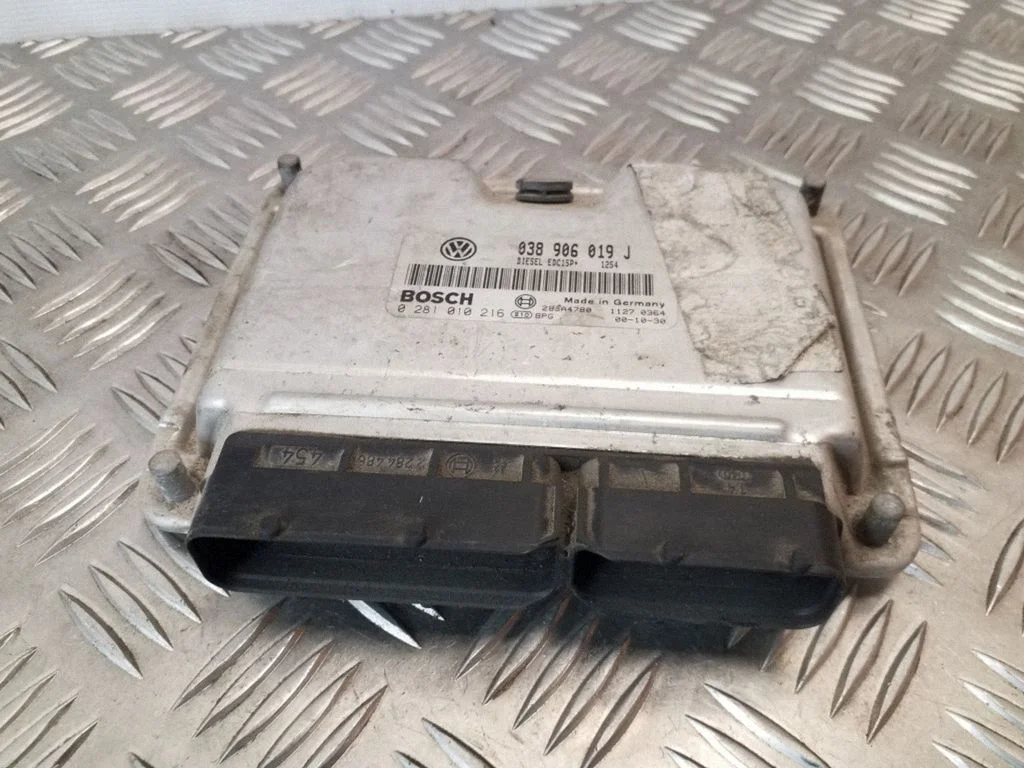 Dzinēja vadības bloks 0281010216