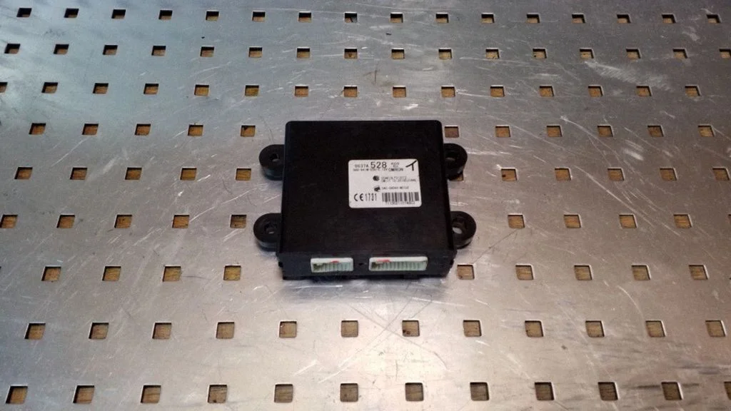 Durvju elektronikas vadības bloks 8637A528