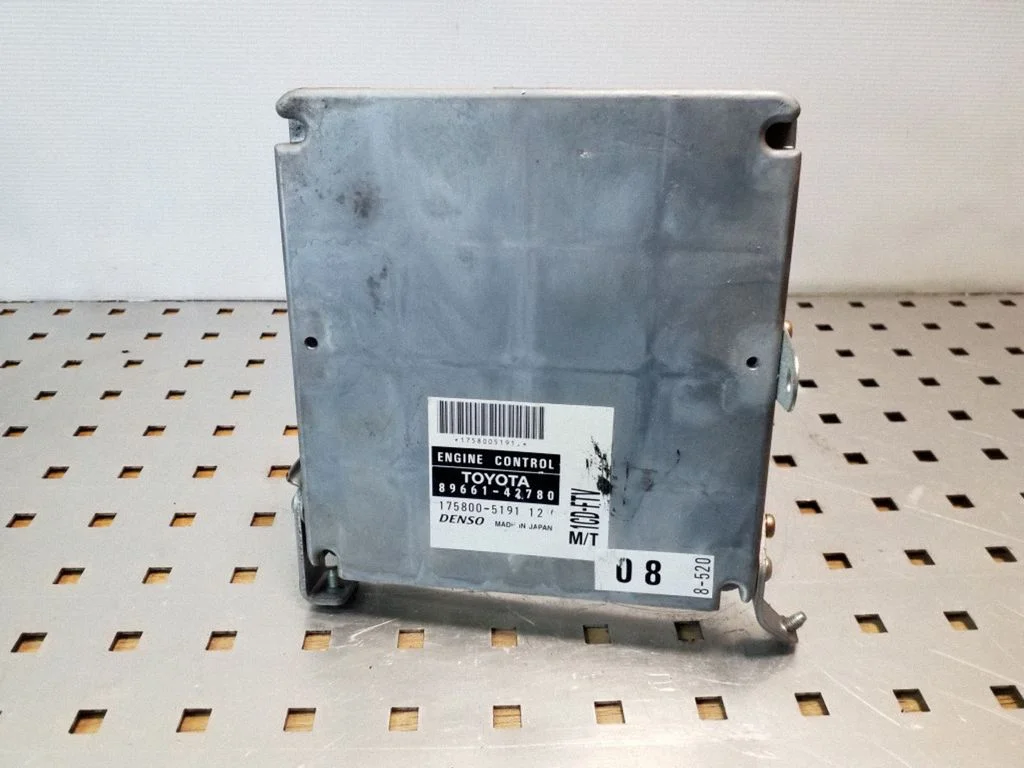 Engine control unit/module – Toyota RAV 4 (XA20) (2000-2005)