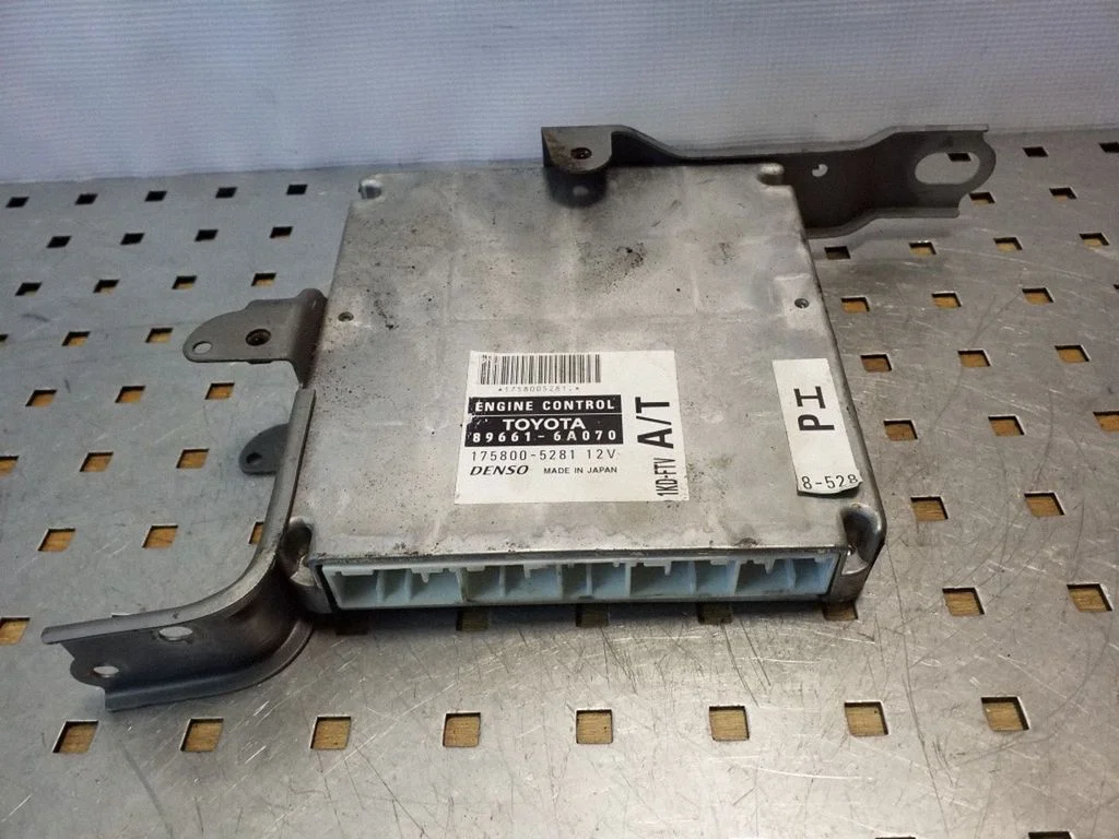Sterownik silnika – Toyota Land Cruiser (J120) (2002-2009)