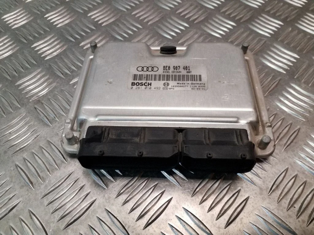 Dzinēja vadības bloks – Audi A4 S4 B6 8E 8H (2001-2005)