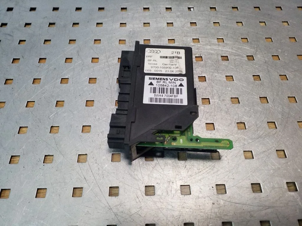 Citi vadības bloki/moduļi – Audi A4 S4 B7 8E 8H (2005-2008)