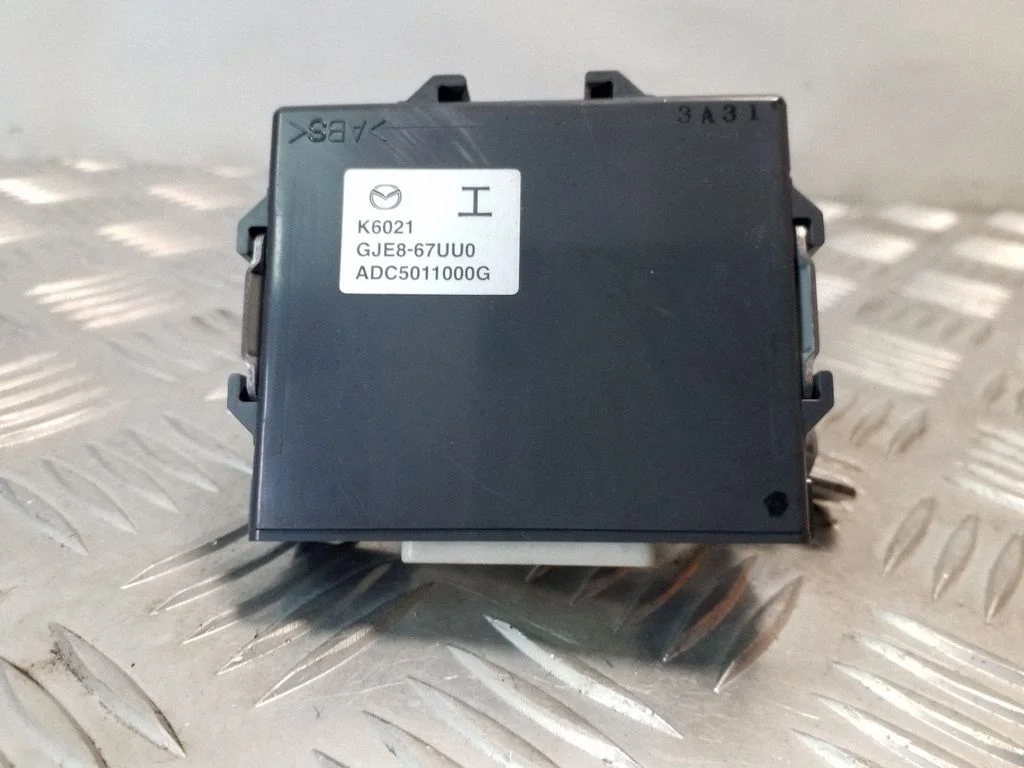 Parkimisandurite (PDC) juhtplokk – Mazda 6 (2008-2013)