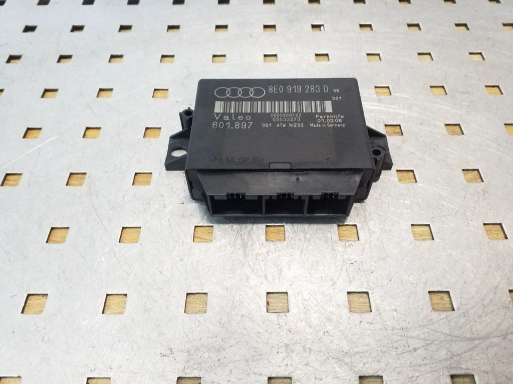 Parkimisandurite (PDC) juhtplokk – Audi A4 S4 B7 8E 8H (2005-2008)