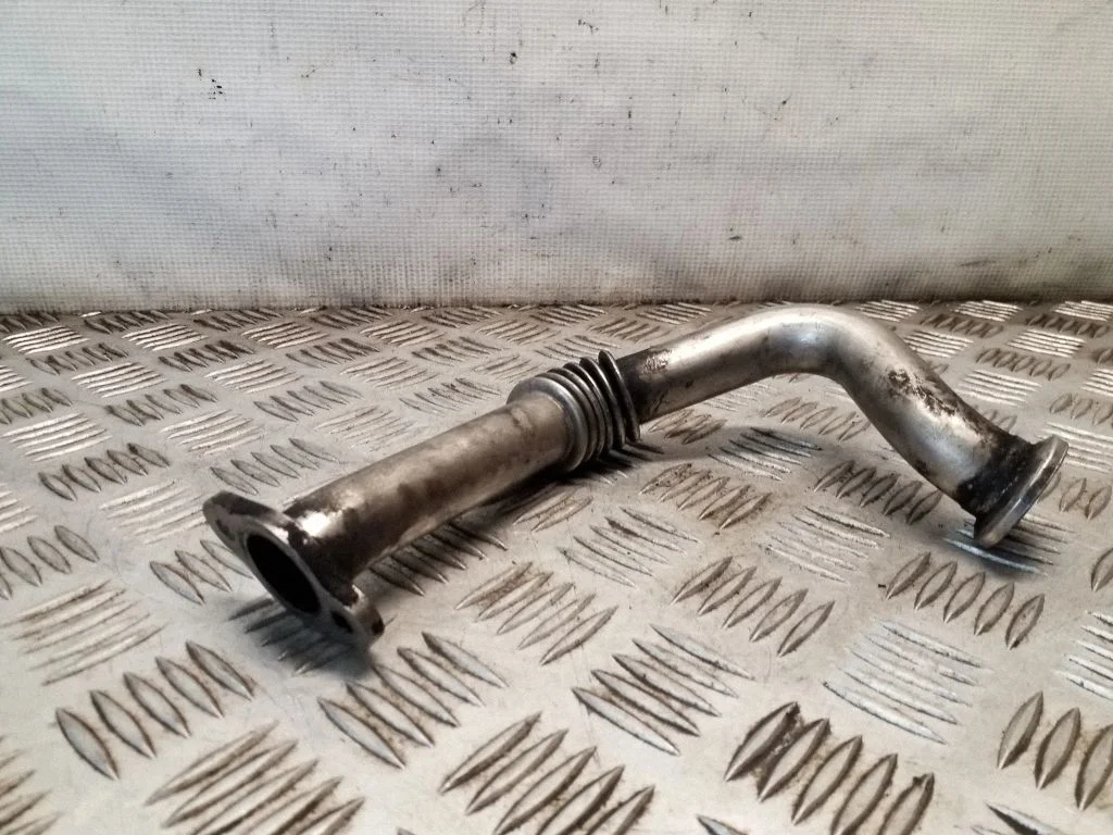 EGR-klapi toru (-d)/ voolik (-ud) 03L131521H