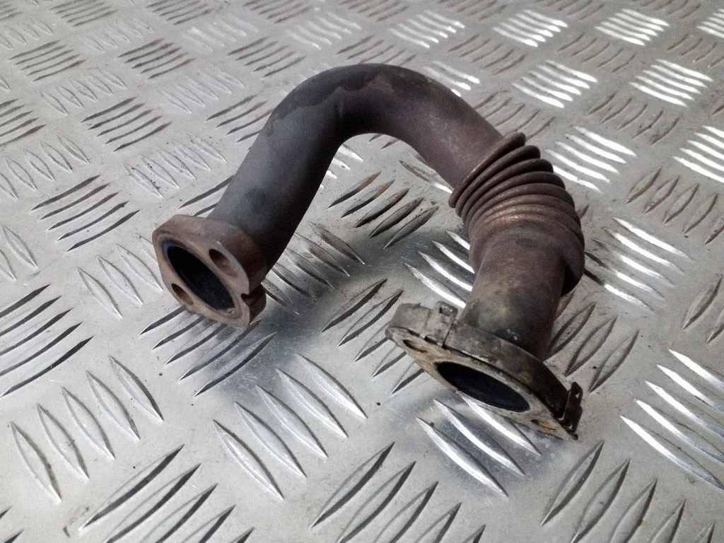 EGR valve line/pipe/hose – Volkswagen Touran II (2010-2016)