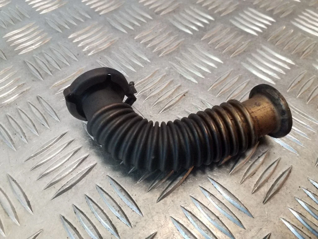 EGR valve line/pipe/hose – Nissan Juke I F15 (2010-2018)