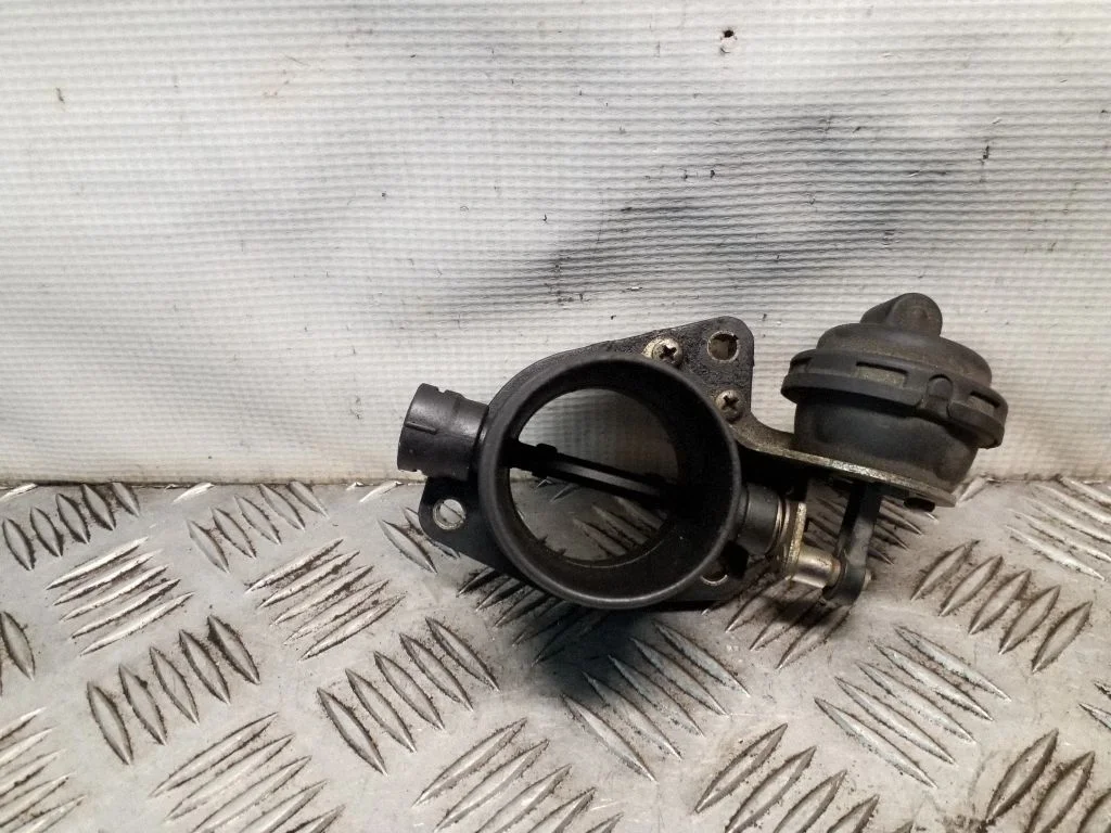 Throttle valve – Nissan Primera (2002-2007)
