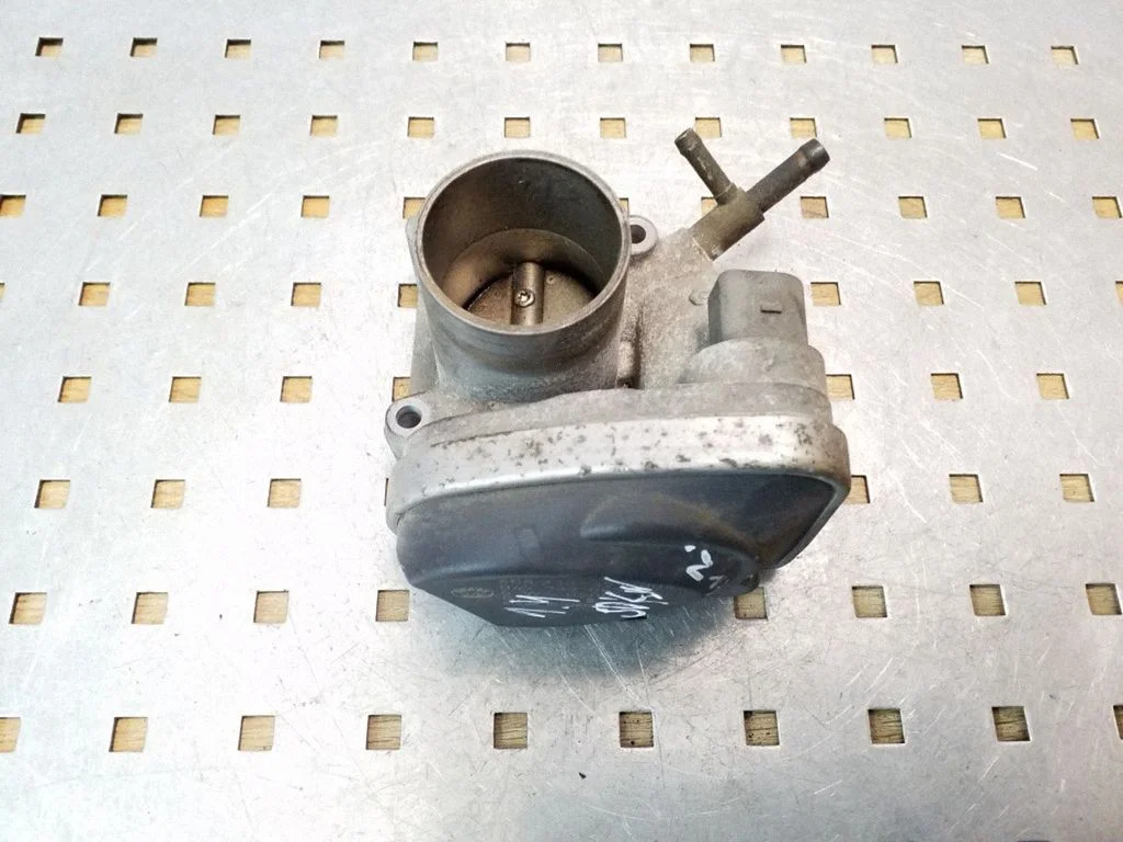 Throttle valve 047133062D
