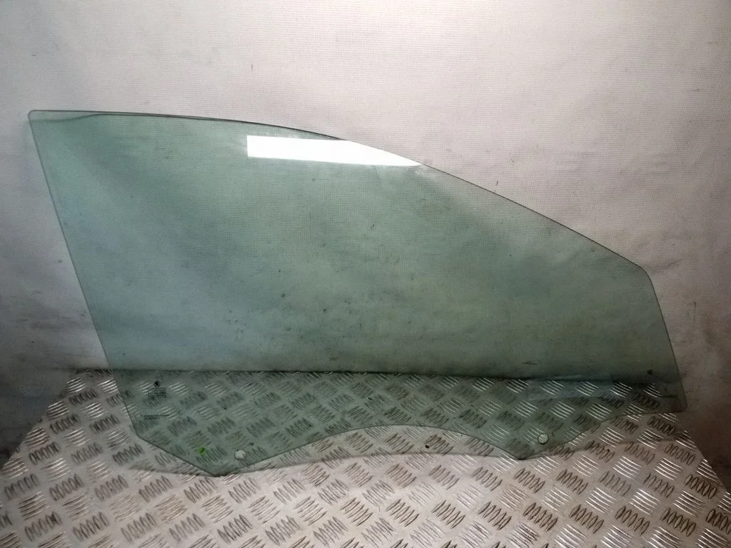 Front door window glass four-door – Skoda Octavia Mk3 (5E) (2013-2019)