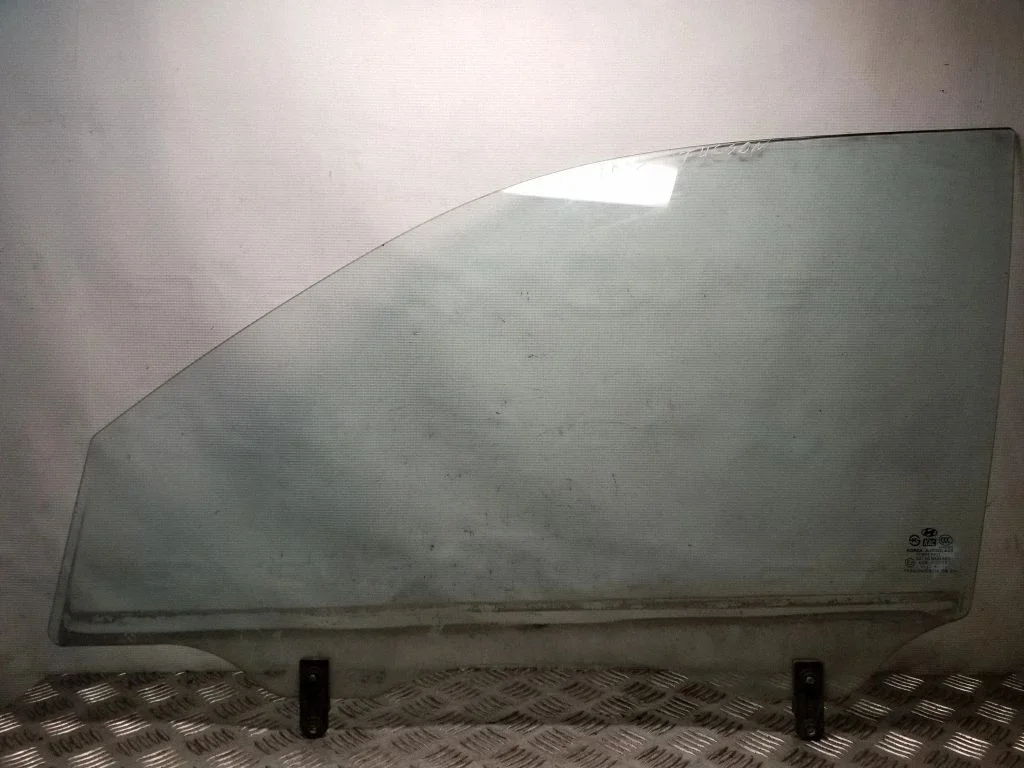 Pagrindinis priekinių durų stiklas (keturdurio)