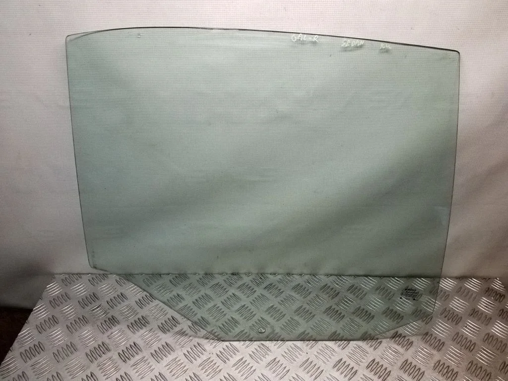 Rear door window glass – right