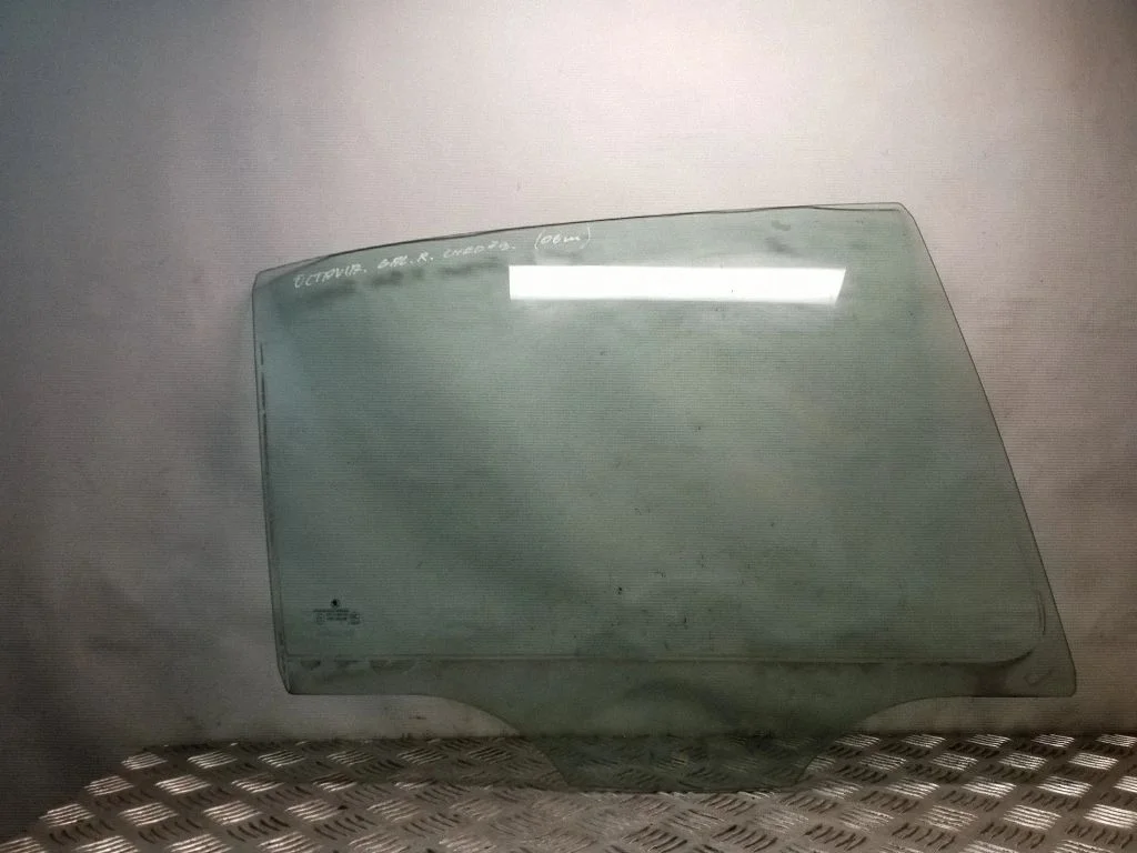 Rear door window glass – right