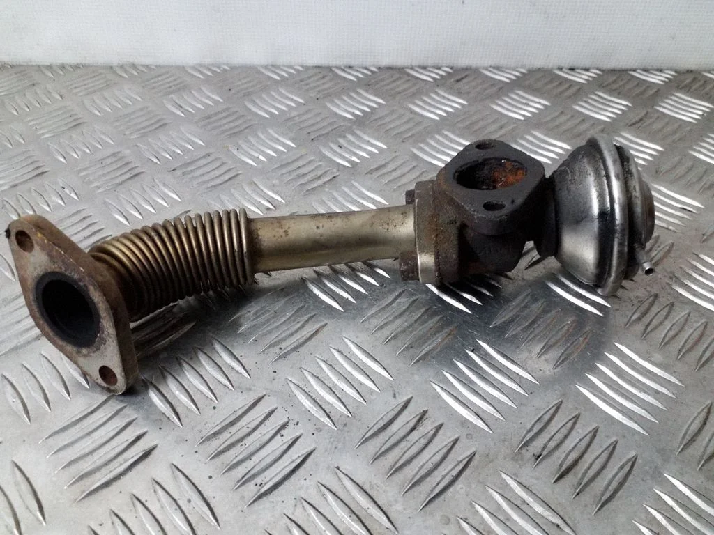 EGR valve – Audi A6 S6 C4 4A (1994-1997)
