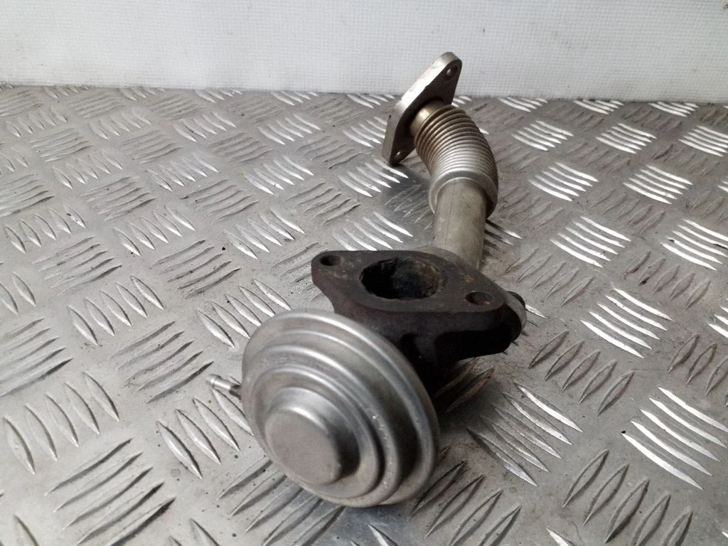 EGR valve – Audi A6 S6 C4 4A (1994-1997)