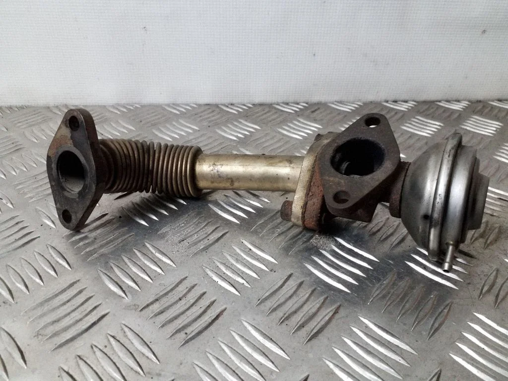 EGR valve – Audi A6 S6 C4 4A (1994-1997)