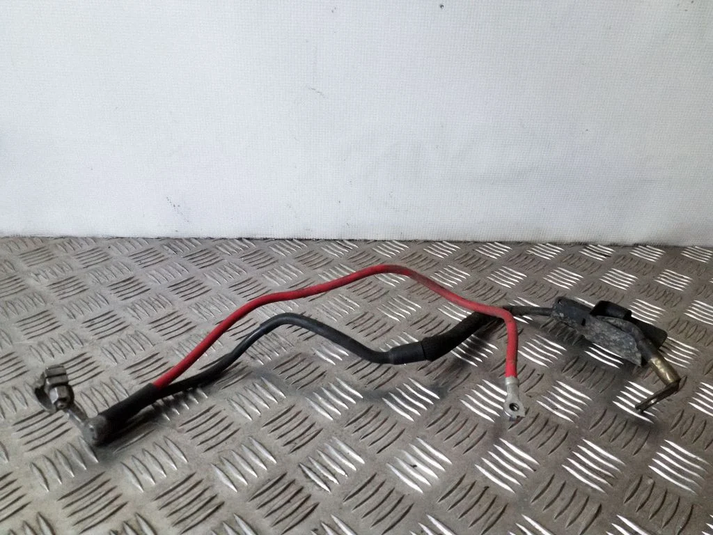 Przewód plusowy (akumulatora) – Audi A3 S3 8P (2003-2012)