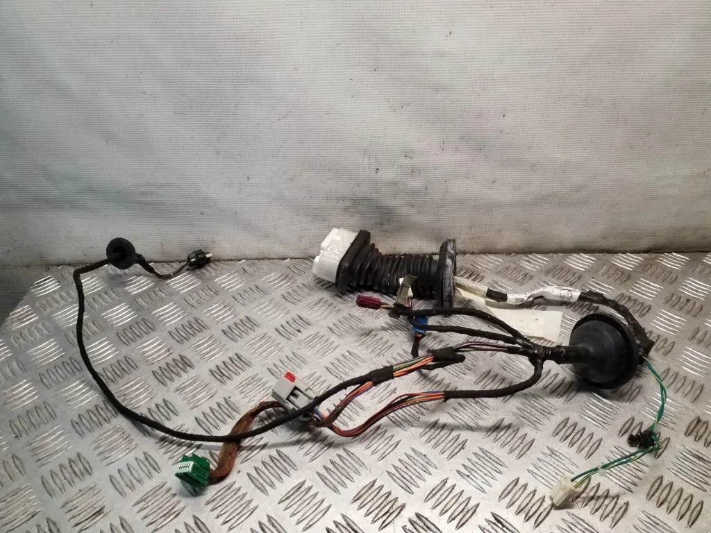 Esiukse juhtmestik 56048789AD