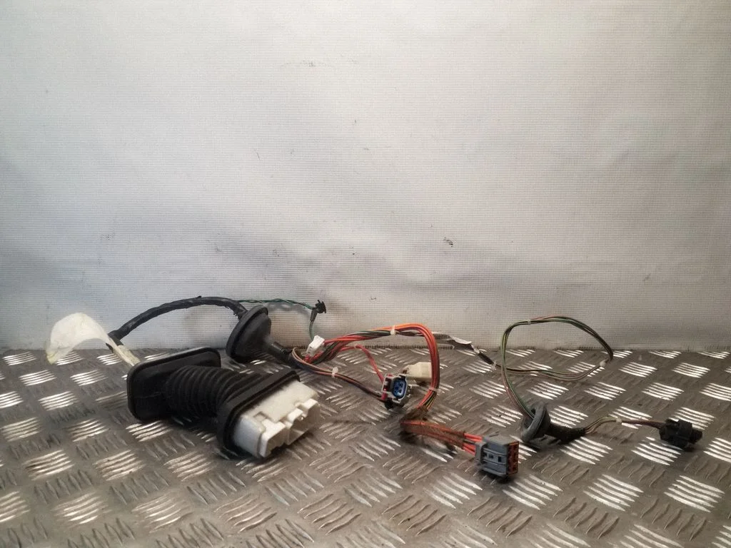 Esiukse juhtmestik 56048786AD