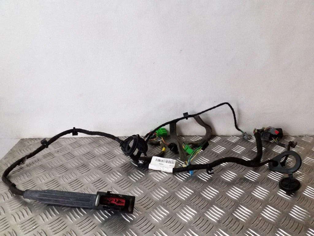 Esiukse juhtmestik 31275627