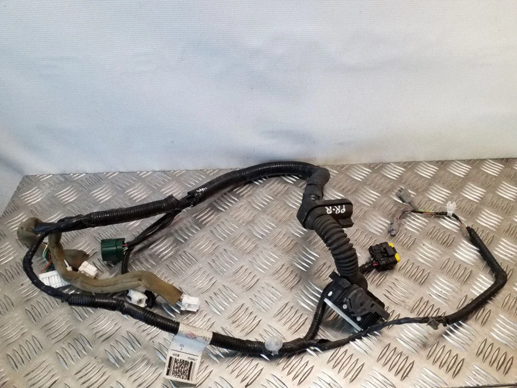 Esiukse juhtmestik 241241KK0C