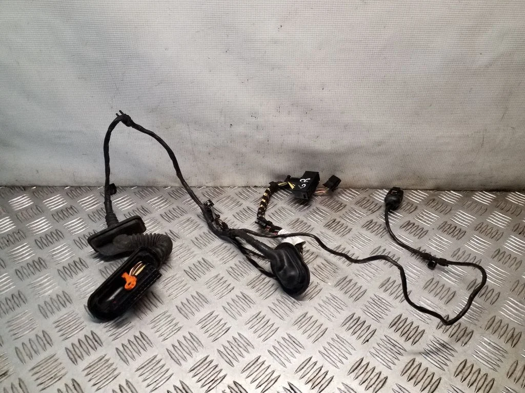 Rear door wiring loom – Volkswagen Tiguan (2007-2016)