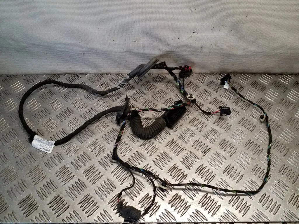 Tagaukse juhtmestik 3V0971693AA