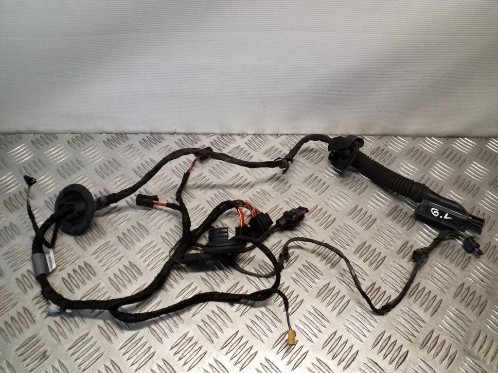 Tagaukse juhtmestik 8T8971687AA