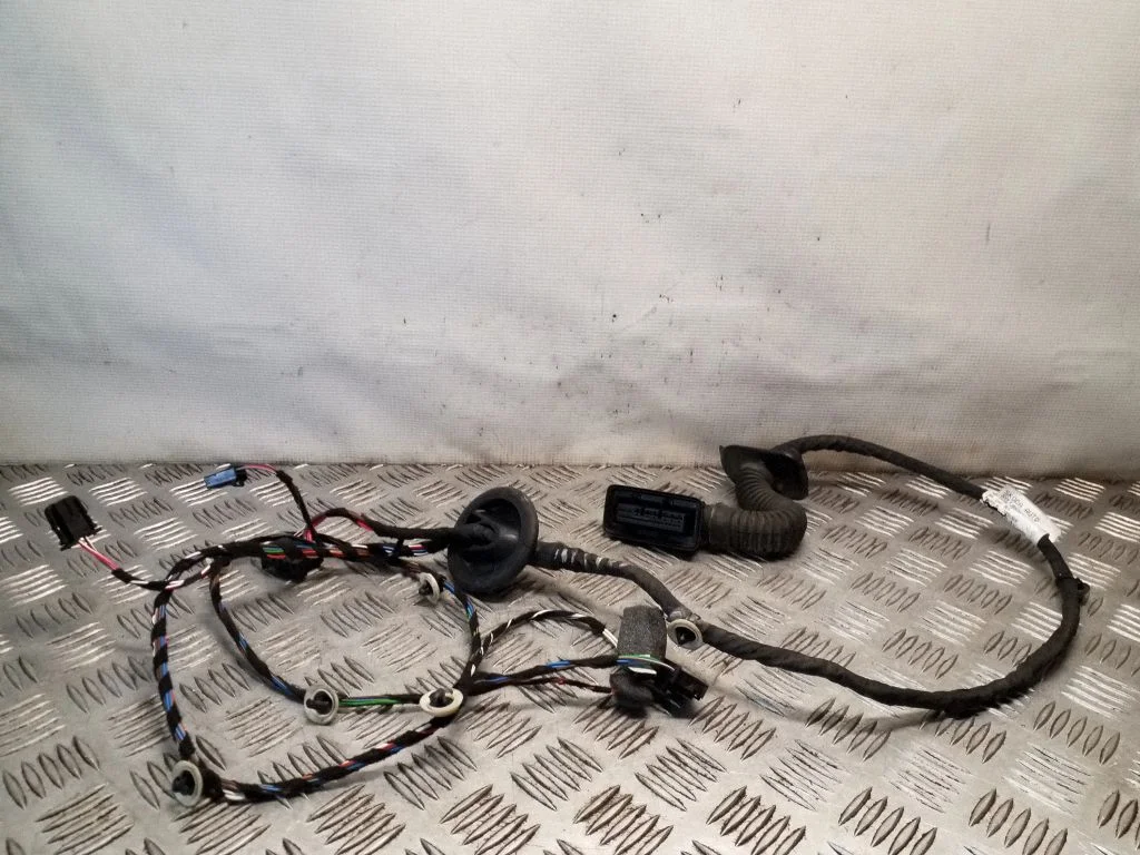Tagaukse juhtmestik 3V0971694AA
